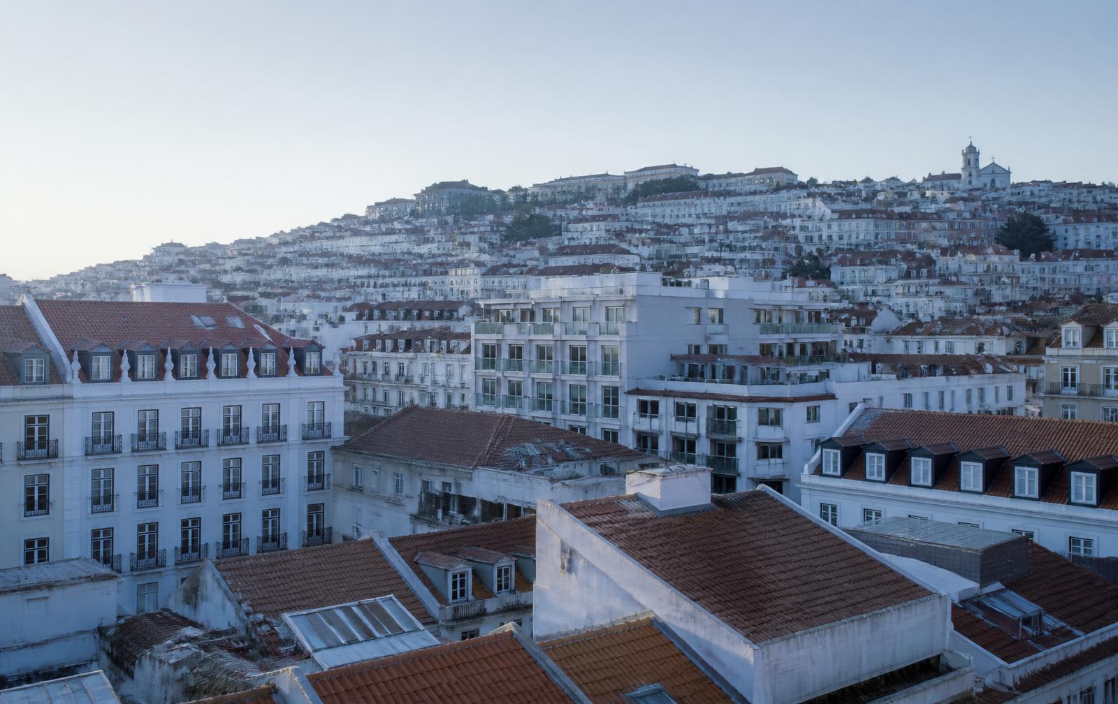 Vista sobre edifícios de habitação em Lisboa